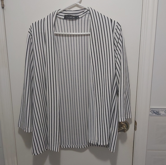 🤯2/$15 Creation White Polyester Striped Cardigan Size Medium (M) - Picture 1 of 4